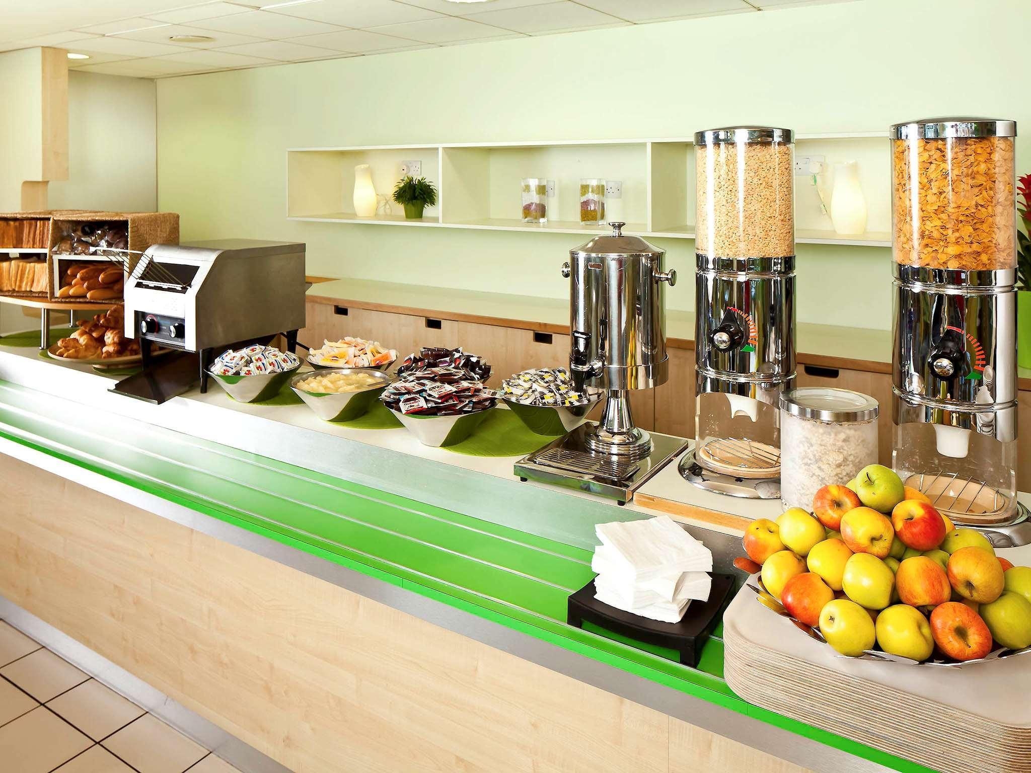 Ibis Budget Portsmouth Buitenkant foto