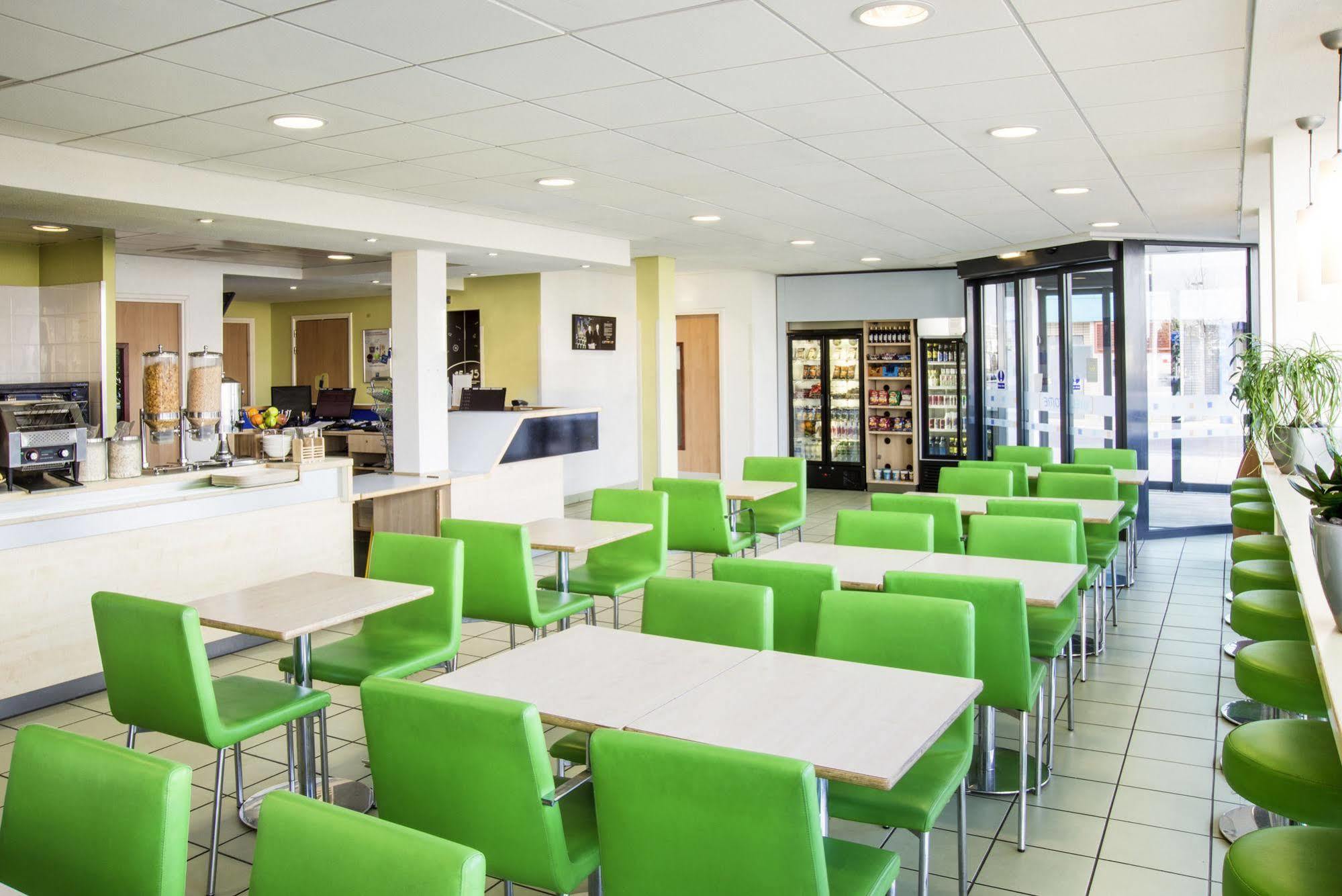 Ibis Budget Portsmouth Buitenkant foto
