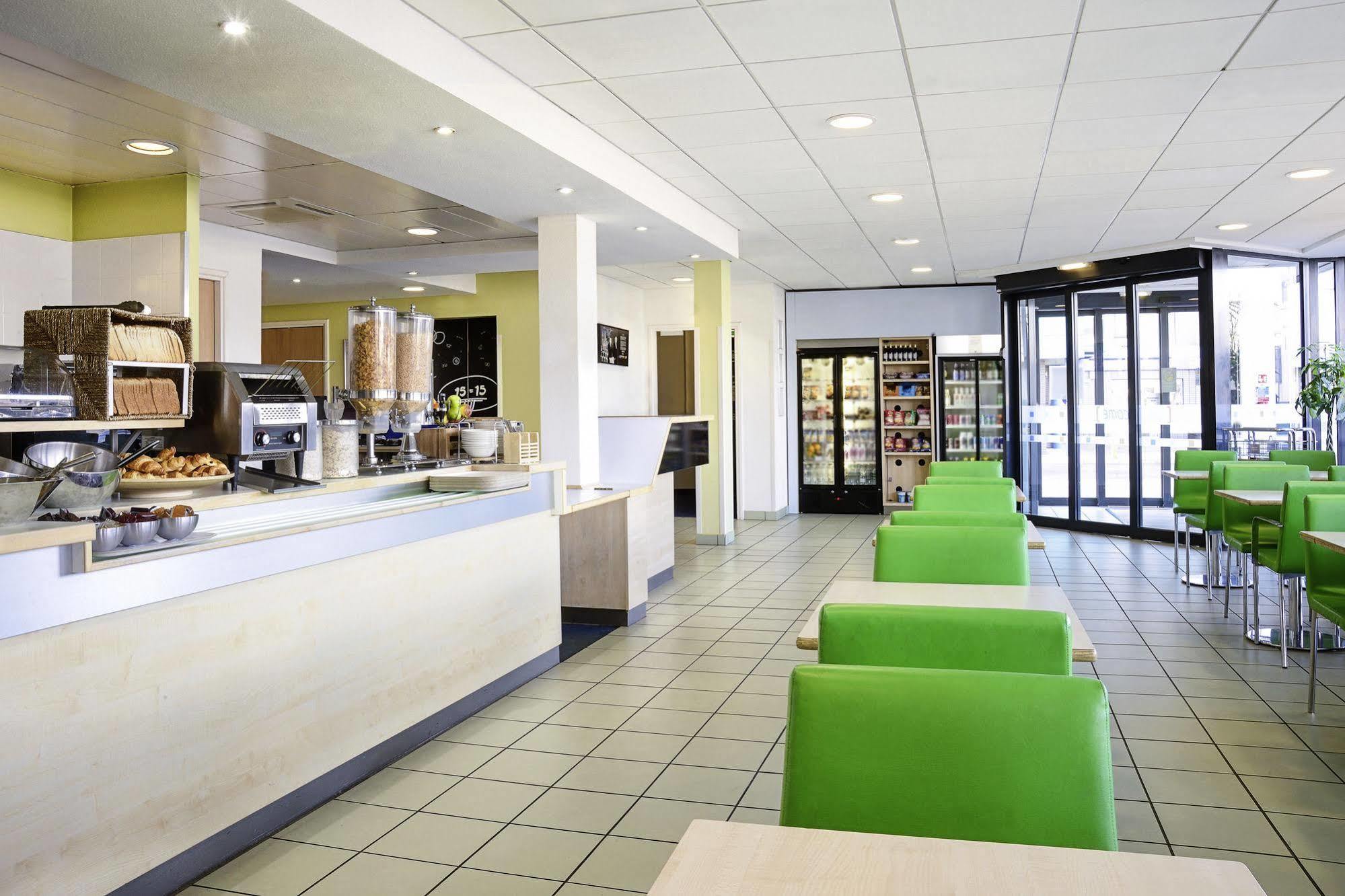 Ibis Budget Portsmouth Buitenkant foto